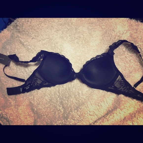 Natori Other - Natori 30D black lace trim bra NWT
